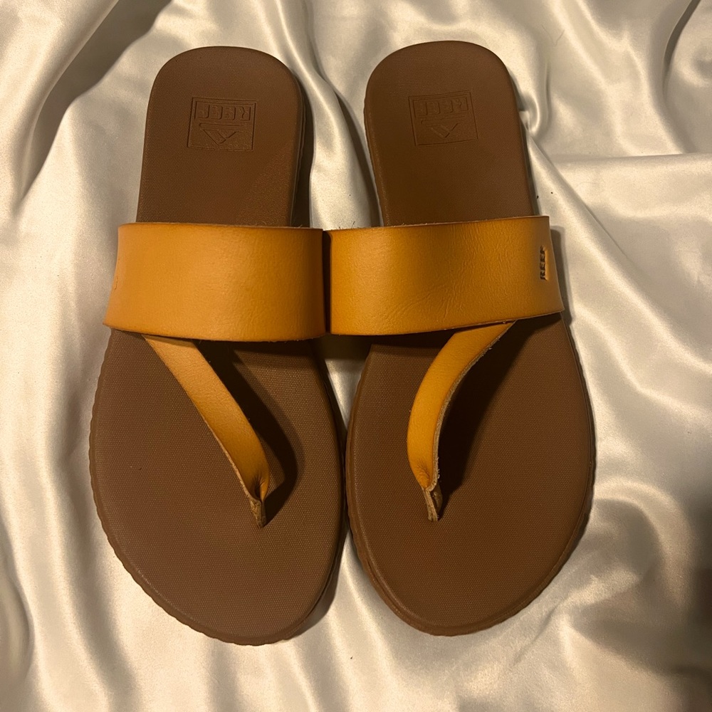 NWOT Tan Reef Sandals